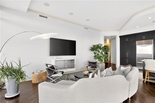 3344 Peachtree NE Road 2904, Atlanta, GA 30326