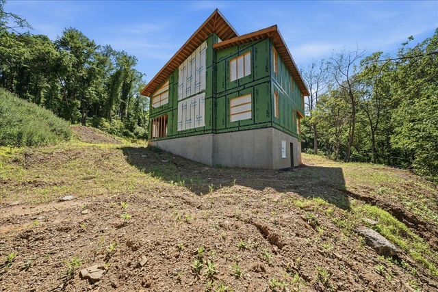2323 Mcdevitt Road, Franklin Park, PA 15143