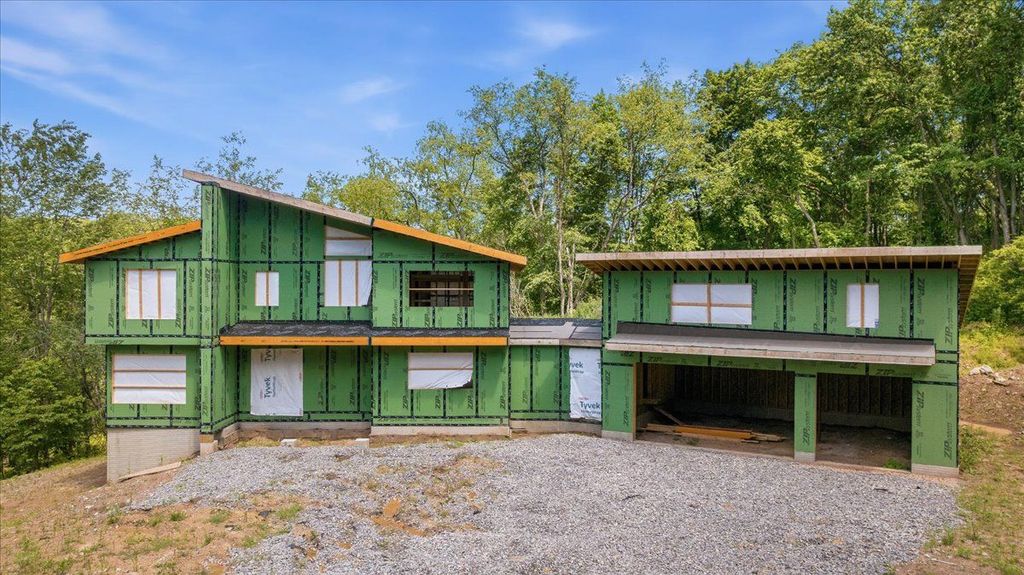 2323 Mcdevitt Road, Franklin Park, PA 15143