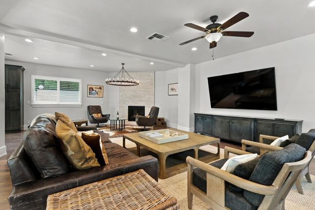 1711 Maple Glen Rd, Sacramento, CA 95864