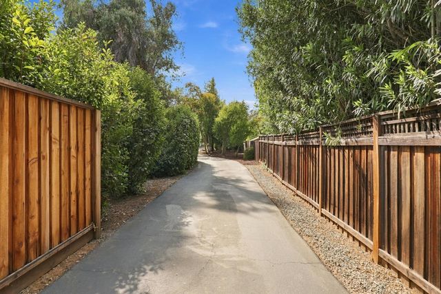 1711 Maple Glen Rd, Sacramento, CA 95864