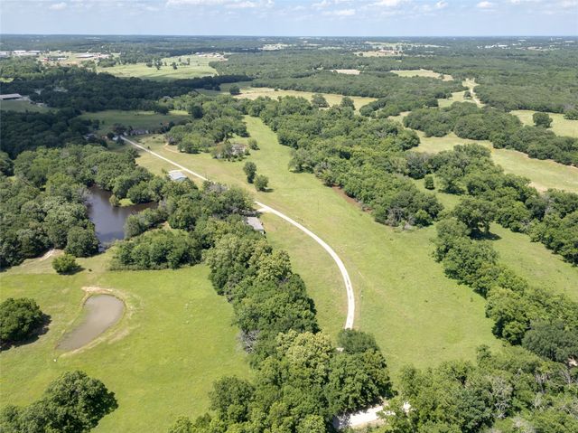 1510 Hawkins Road, Whitesboro, TX 76273