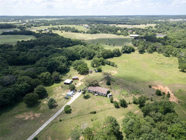 1510 Hawkins Road, Whitesboro, TX 76273