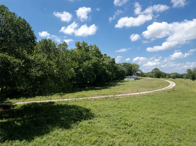 1510 Hawkins Road, Whitesboro, TX 76273