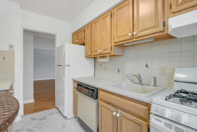 580 Bedford Road 20, Pleasantville, NY 10570