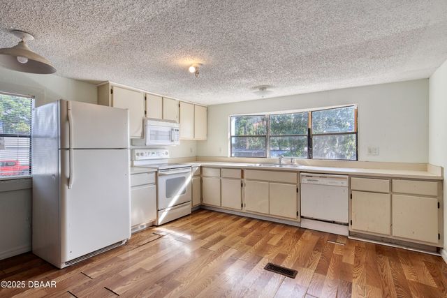 409 Leslie Drive, Port Orange, FL 32127