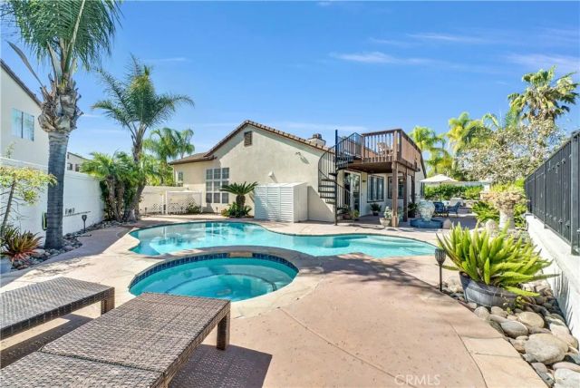 45407 Callesito Altar, Temecula, CA 92592