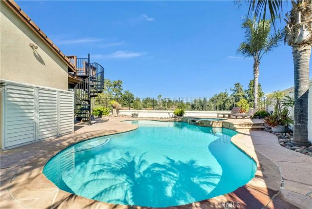 45407 Callesito Altar, Temecula, CA 92592