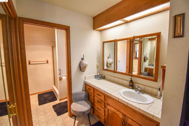 15 Roble Rd, Sonora, CA 95370