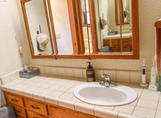 15 Roble Rd, Sonora, CA 95370