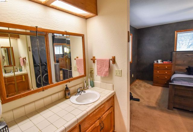 15 Roble Rd, Sonora, CA 95370