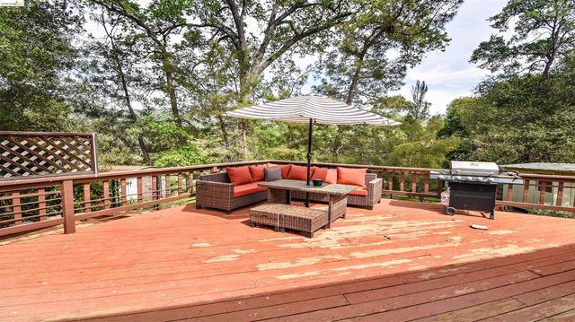 15 Roble Rd, Sonora, CA 95370