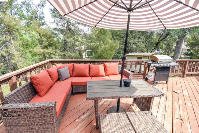 15 Roble Rd, Sonora, CA 95370