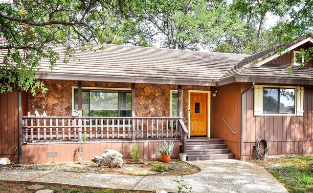 15 Roble Rd, Sonora, CA 95370