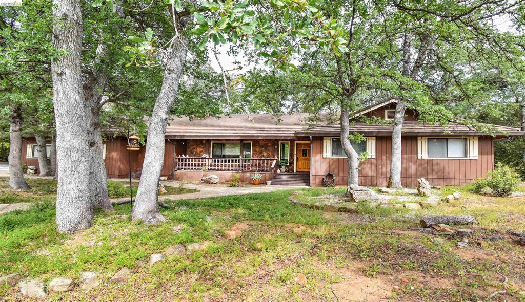 15 Roble Rd, Sonora, CA 95370