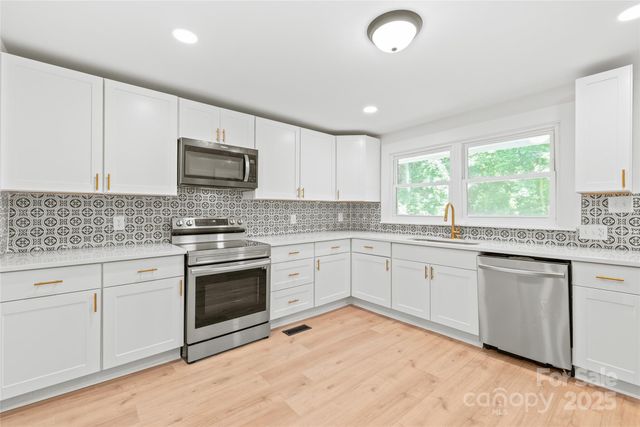 518 Westside Circle, China Grove, NC 28023