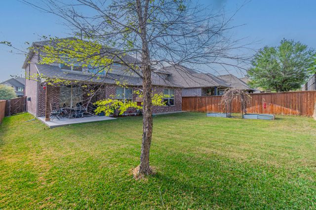 800 Spring Falls Drive, Mckinney, TX 75071