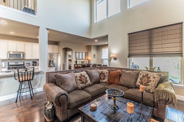 800 Spring Falls Drive, Mckinney, TX 75071