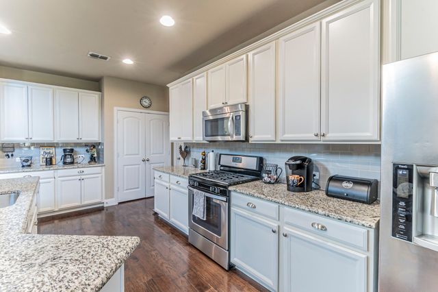 800 Spring Falls Drive, Mckinney, TX 75071