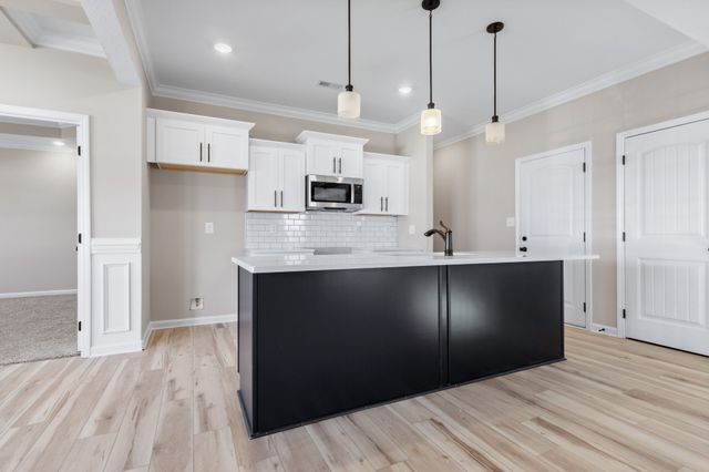 2531 Rafiki Dr, Clarksville, TN 37042