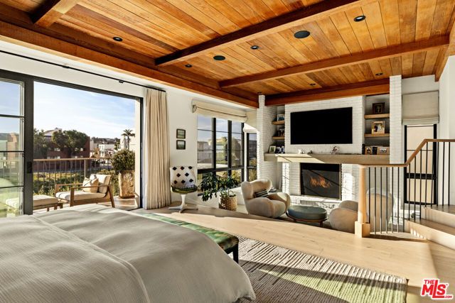4315 Roma Court, Marina Del Rey, CA 90292