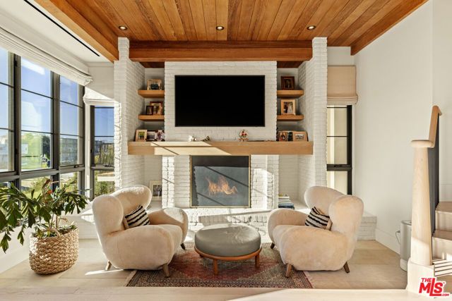 4315 Roma Court, Marina Del Rey, CA 90292