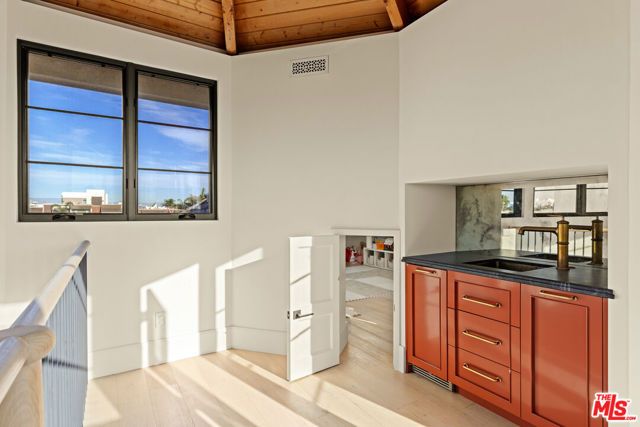 4315 Roma Court, Marina Del Rey, CA 90292