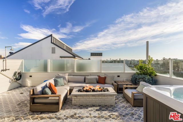 4315 Roma Court, Marina Del Rey, CA 90292