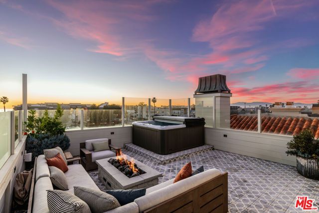 4315 Roma Court, Marina Del Rey, CA 90292