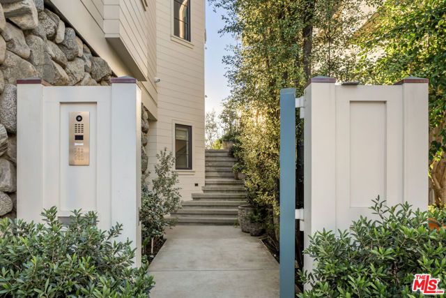 4315 Roma Court, Marina Del Rey, CA 90292