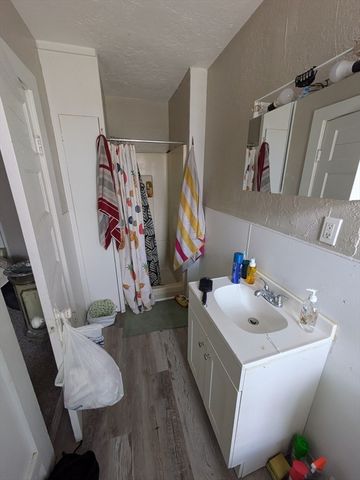 338 Summer St 9, Franklin, MA 02038