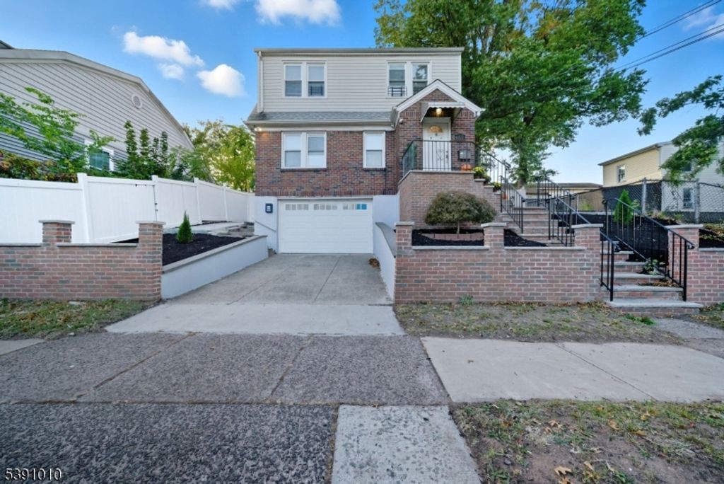 652 654e32nd St, Paterson City, NJ 07513