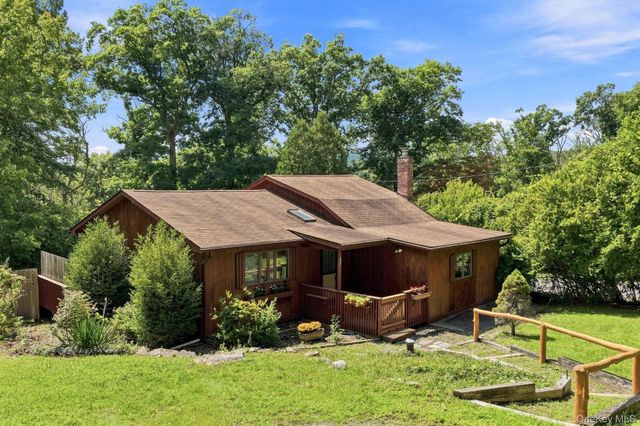 49 Maple Trail, Wurtsboro, NY 12790