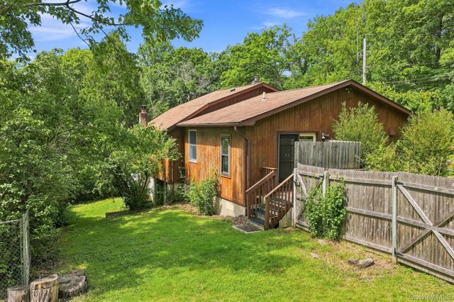 49 Maple Trail, Wurtsboro, NY 12790