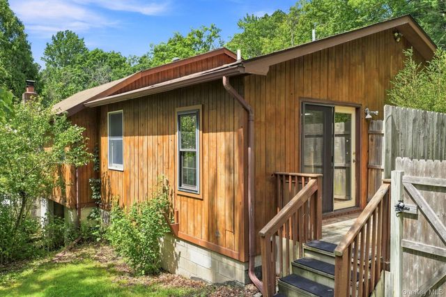 49 Maple Trail, Wurtsboro, NY 12790
