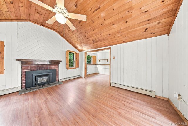 49 Maple Trail, Wurtsboro, NY 12790