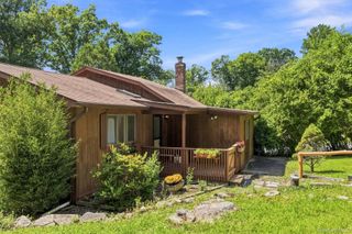 49 Maple Trail, Wurtsboro, NY 12790