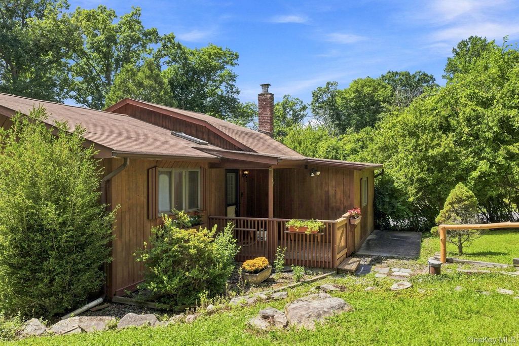 49 Maple Trail, Wurtsboro, NY 12790