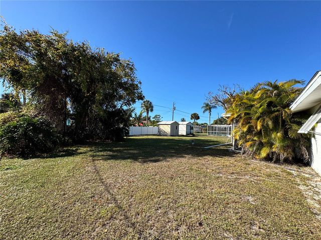 427 BLACKBURN STREET, Englewood, FL 34223