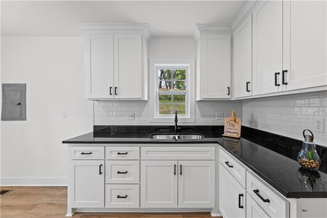 2815 S 24 Street, Kansas City, KS 66106