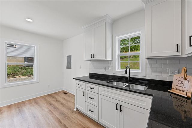 2815 S 24 Street, Kansas City, KS 66106