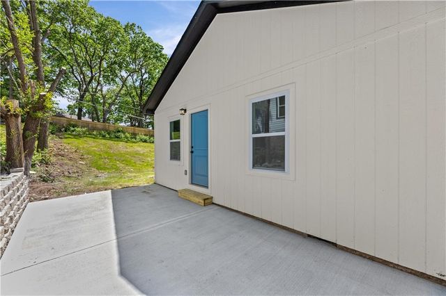 2815 S 24 Street, Kansas City, KS 66106