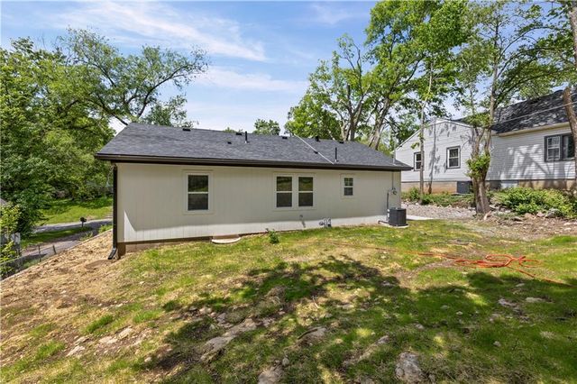 2815 S 24 Street, Kansas City, KS 66106