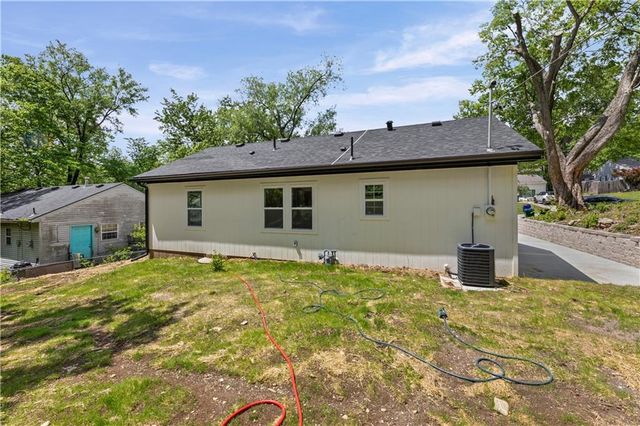 2815 S 24 Street, Kansas City, KS 66106
