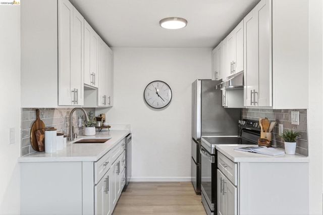 3477 Boston Ave 4, Oakland, CA 94602