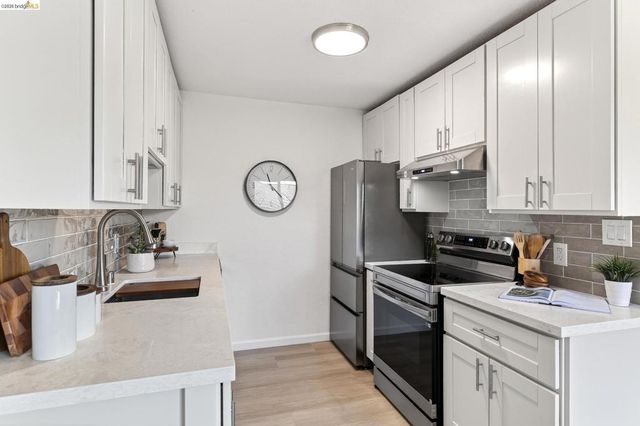 3477 Boston Ave 4, Oakland, CA 94602