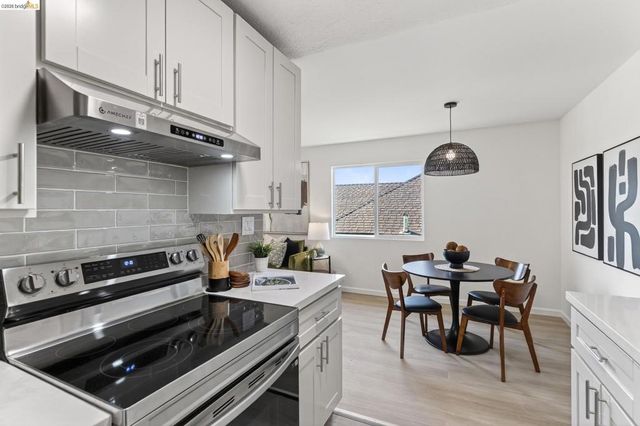 3477 Boston Ave 4, Oakland, CA 94602