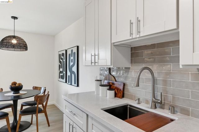 3477 Boston Ave 4, Oakland, CA 94602