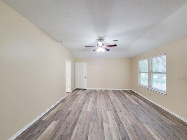 12700 Royal Green Drive, Conroe, TX 77303
