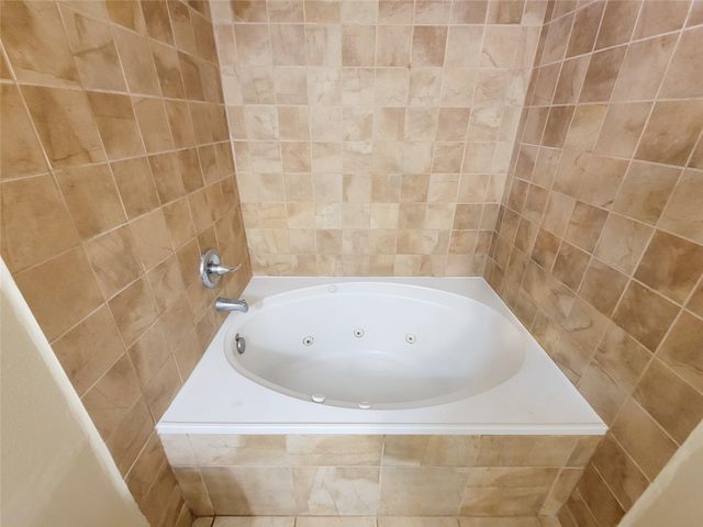 12700 Royal Green Drive, Conroe, TX 77303